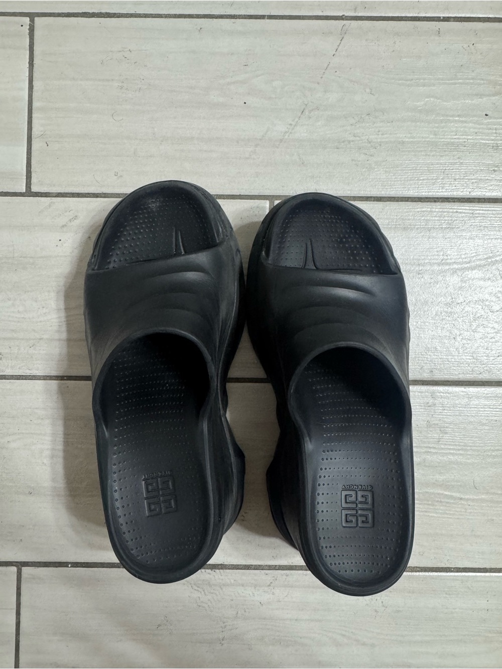 Givenchy Women’s Black Platform Rubber Slides 4-inch